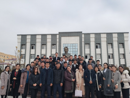 Qaraqalpaqstan Respublikasında  «Mámleketlik til biyligi»niń  qabıl etilgenligine 33 jıl toldı