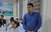 Direktor ziyrek studentlerdiń usınısların úyrendi