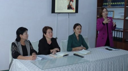 Máslahat kúni sheńberinde student-qızları  sáwbetlesiw ótkerildi