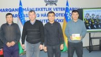 Дарили праздничное настроение мужскому составу коллектива