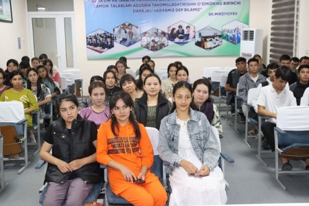 STJnda jasap atırǵan jaslar menen sáwbetlesiw alıp barıldı