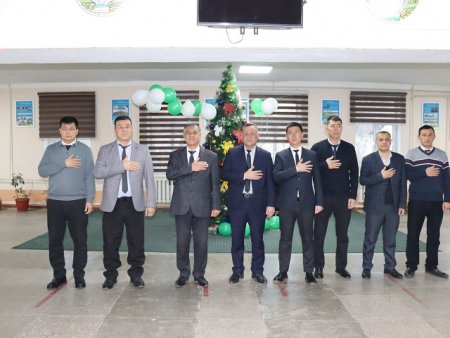 Búgin, 10 -dekabr —Ózbekstan Respublikası Mámleketlik gimni qabıl etilgen kún