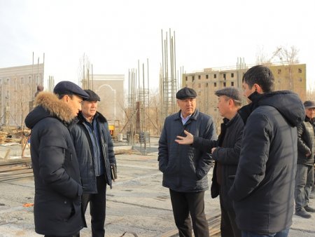 Komitettiń juwaplı xızmetkerleri filialda alıp barılıp atırǵan qurılıs jumısları menen tanıstı