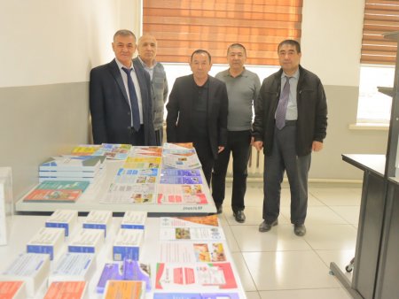 Veterinariya ilmiy tadqiqot instituti tomonidan ilmiy adabiyotlar ham taqdim etildi