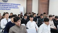 Studentlerge siyasiy-aǵartıwshılıq saatı ótkerildi