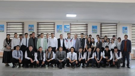 Chempionlar menen ushırasıw jaslardı ilhamlandırdı