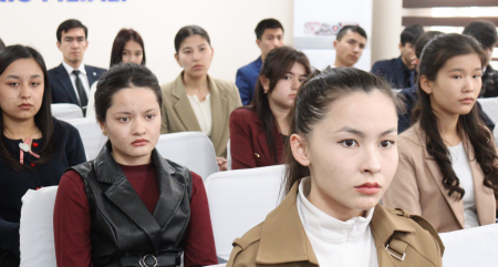 Yoshlar bilan ochiq muloqot tashkil etildi