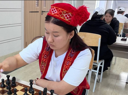 Samarqandda V Respublika Yoshlar forumi faol davom etmoqda