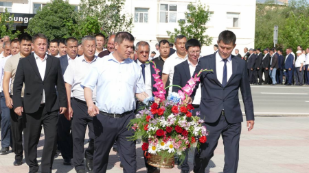 Filial jamoasi “Motamsaro ona” yodgorligida xotira va qadrlash tadbirida qatnashdi