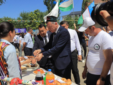 Jaslar hám universitetlerdi birlestirgen festival Nókiste saltanatlı túrde baslandı